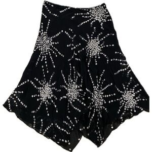 Women’s Black And White Skirt